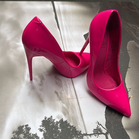 Beautiful Bold pink heels - Beast Fashion - Picture 7 of 9